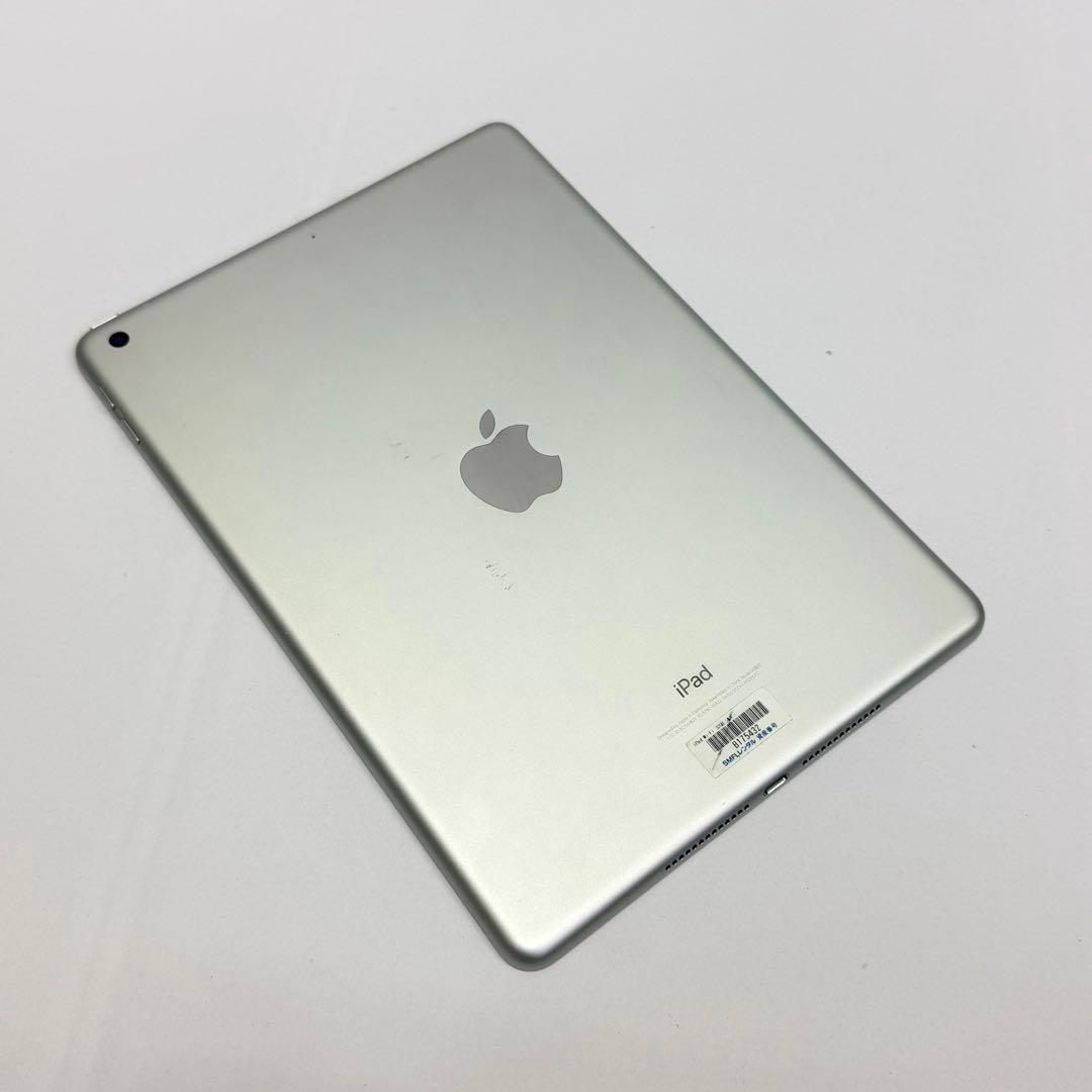 iPad 第5世代 32GB シルバー Wi-Fiモデル