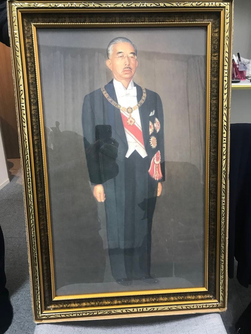 昭和天皇肖像画フリーメイソン