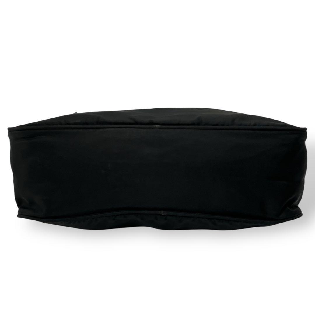 プラダ　カメラバッグ　ショルダーバッグ　三角ロゴ　横型　ナイロン　レザー　y2k