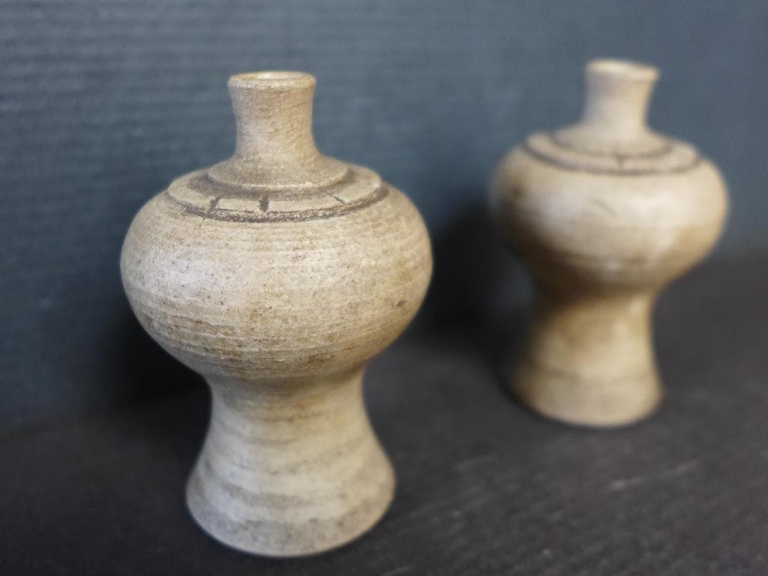 蔵出し　時代物　古瀬戸　大変古い酒器　酒器一対　小壺　白釉薬　古美術　骨董