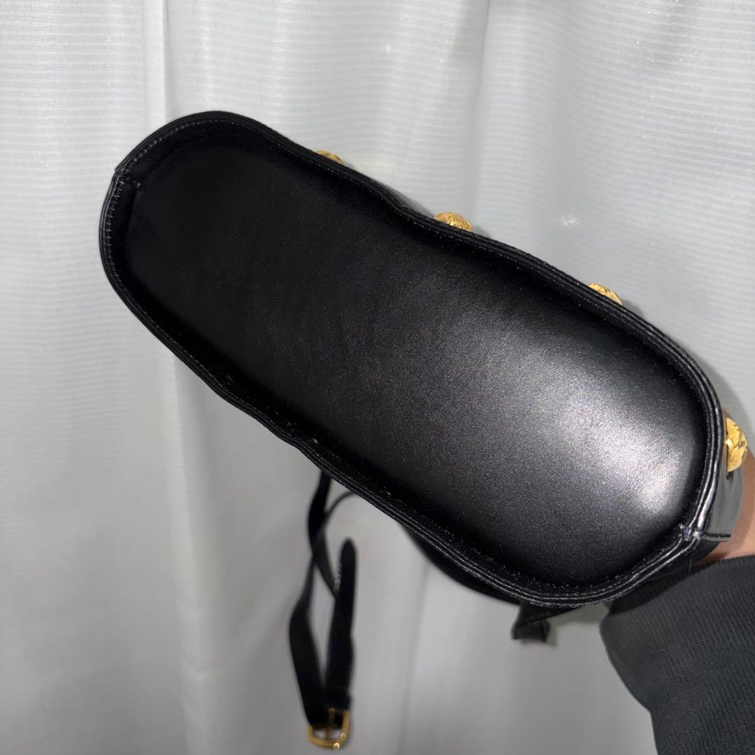 P*e様 フェラガモ レザー×スタッズ ハンドバッグ ショルダー　ブラック 正規