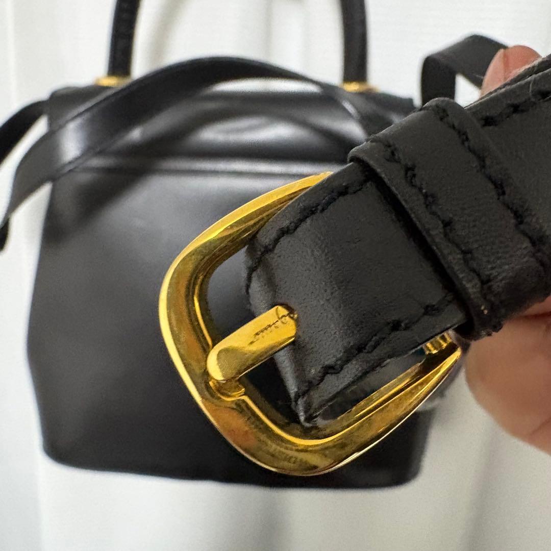 P*e様 フェラガモ レザー×スタッズ ハンドバッグ ショルダー　ブラック 正規