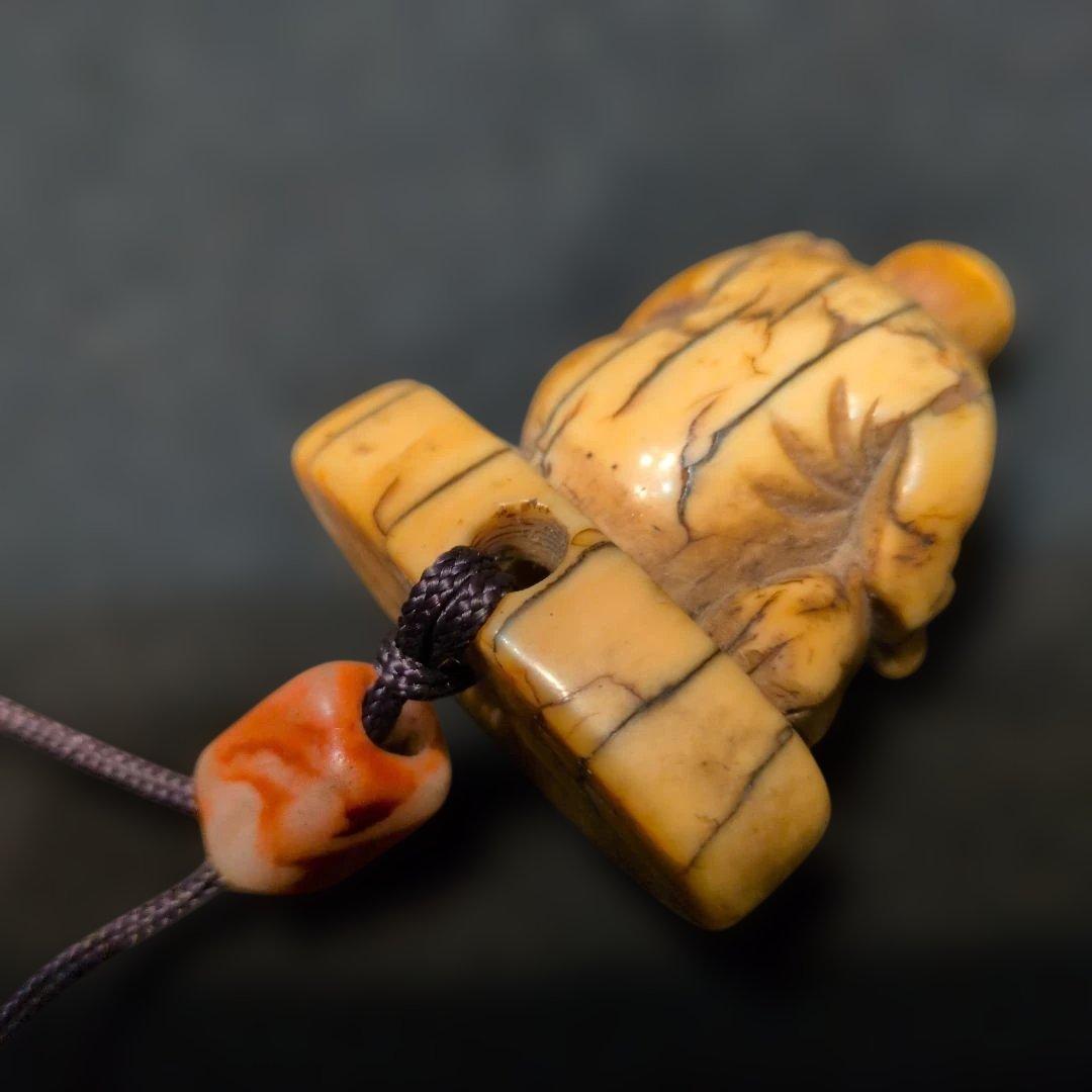 金蒔絵　印籠　人物根付