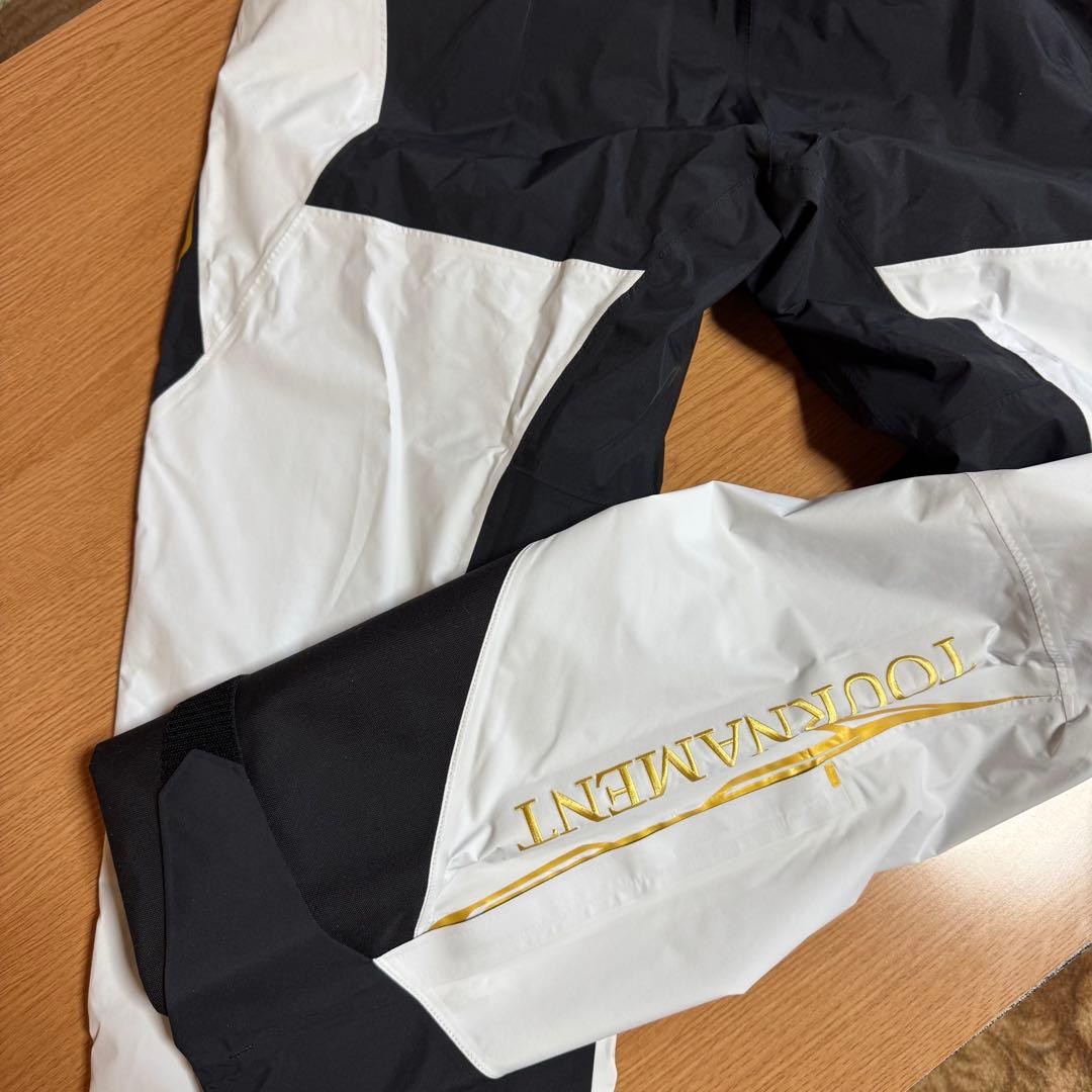 ダイワ　トーナメントゴアテックス　フィッシングスーツ　上下　DW-1022T 白