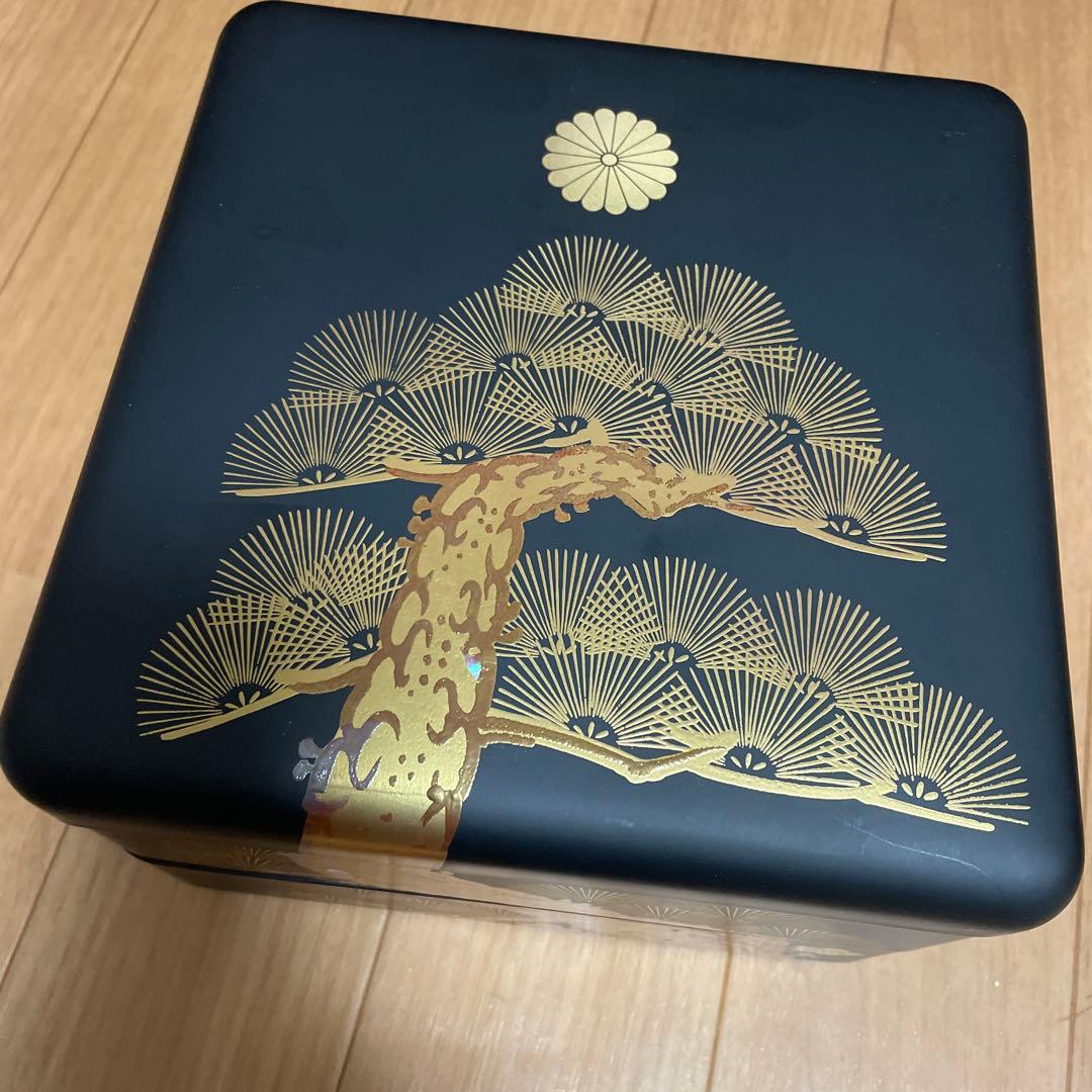 マット加工　漆器重箱 二段 黒金 松の木模様　梅
