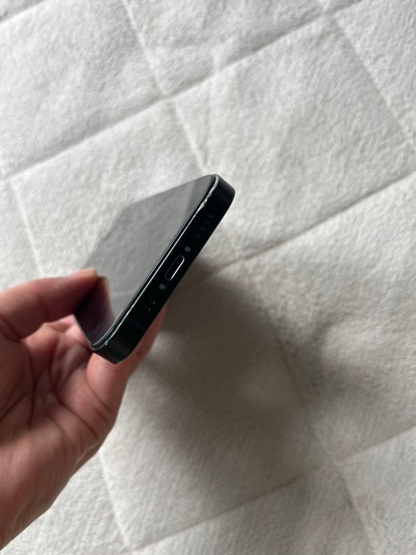 R*e様 iPhone 13ミニ　グリーン　ケース付き