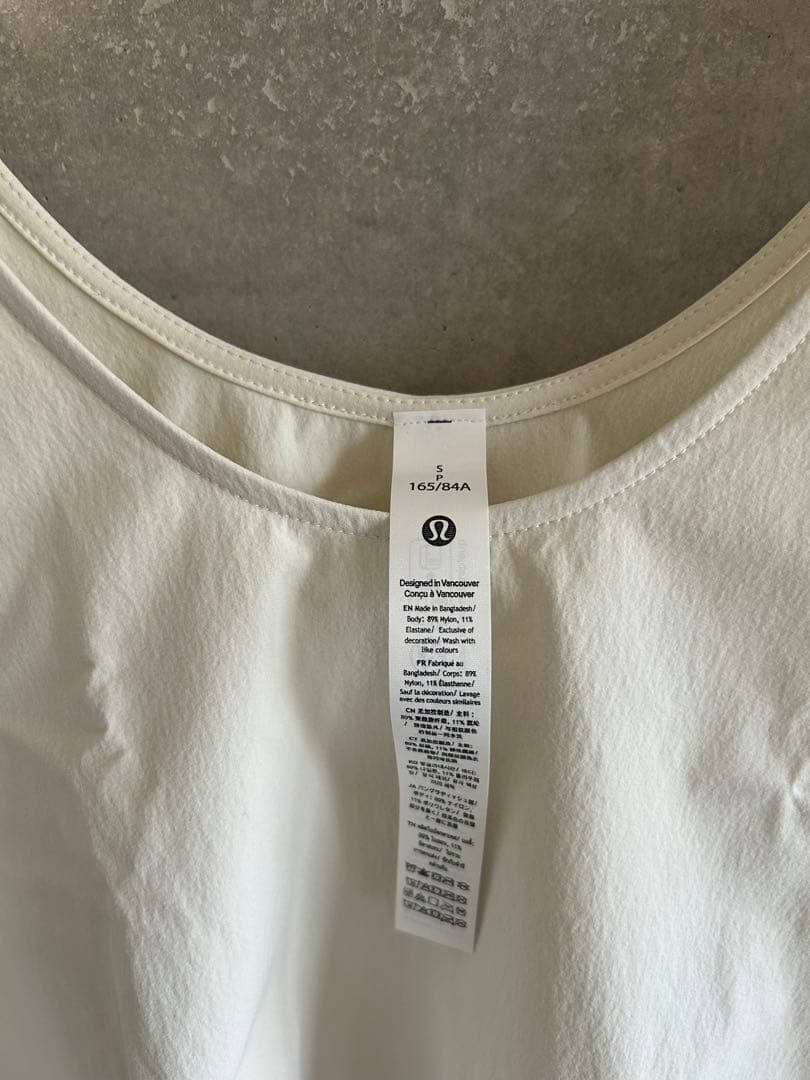 lululemon ストレッチタンクトップ ホワイト　新品未使用