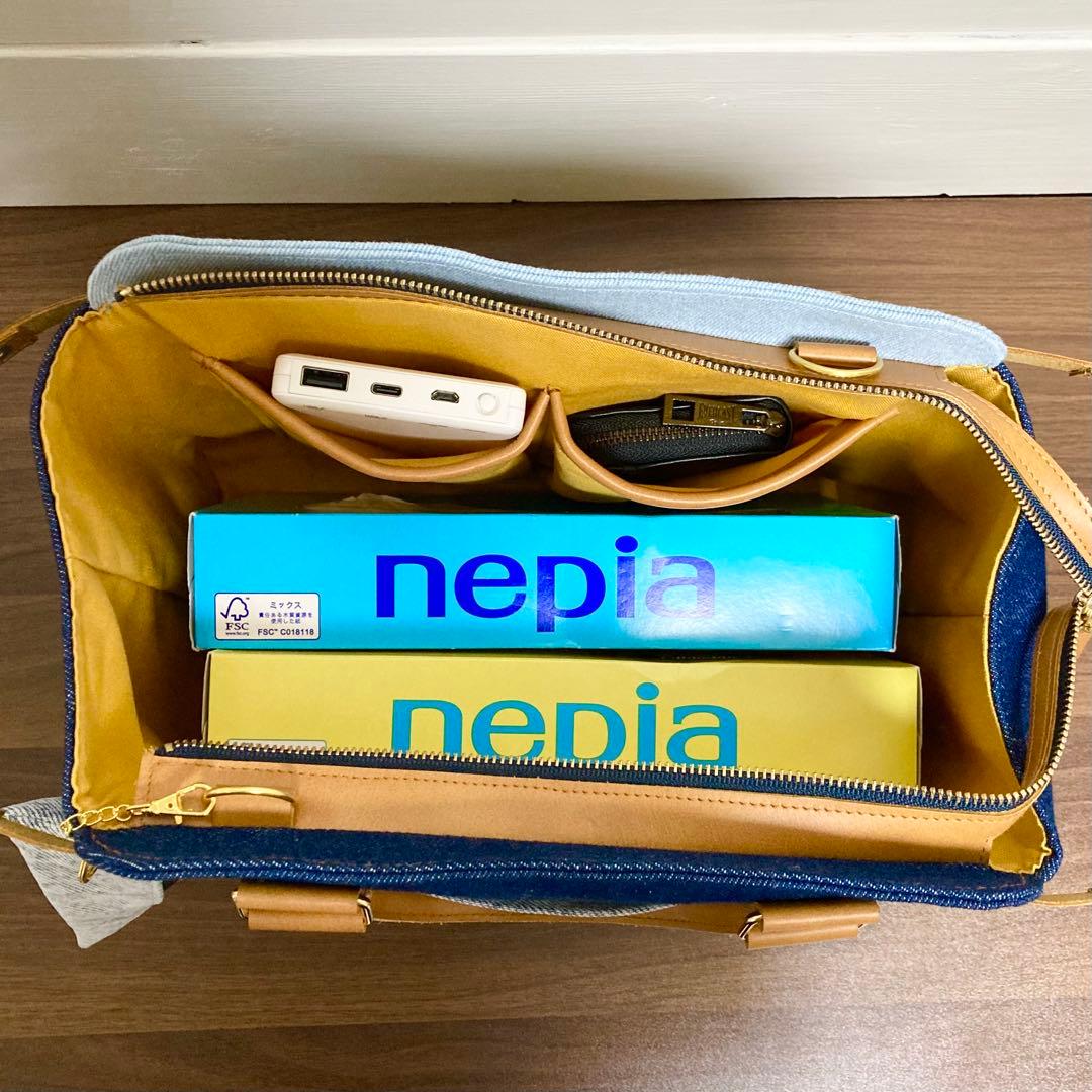 デニムリメイク　本革　2wayハンドバッグ　底板底鋲　刺繍花柄　no.1