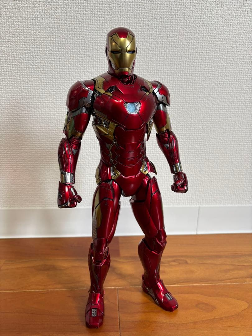 Hot toys ホットトイズ　アイアン マーク46 & キャプテン・アメリカ