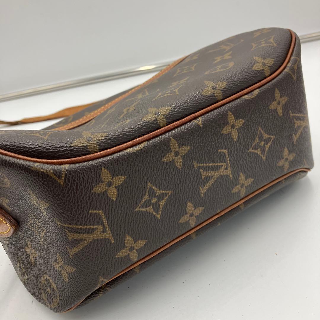 ルイヴィトン ブロワ モノグラムサンリス ショルダーバッグ