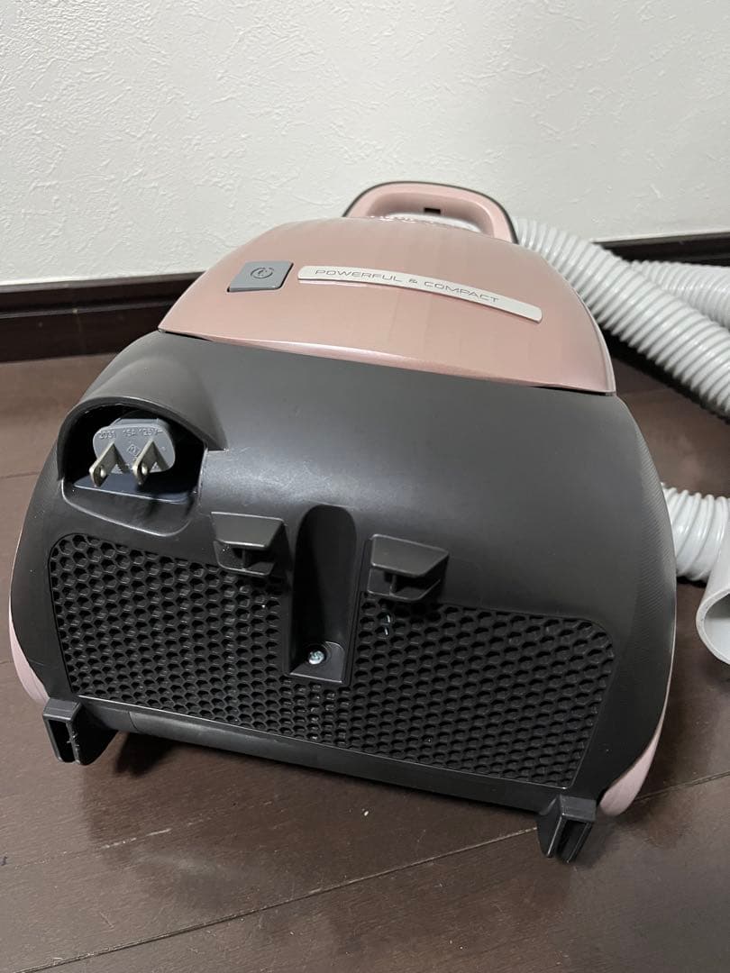 2018年製Panasonic 紙パック式掃除機 MC-PK19A-P