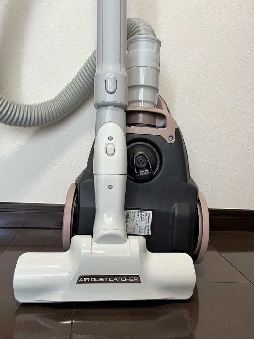 2018年製Panasonic 紙パック式掃除機 MC-PK19A-P