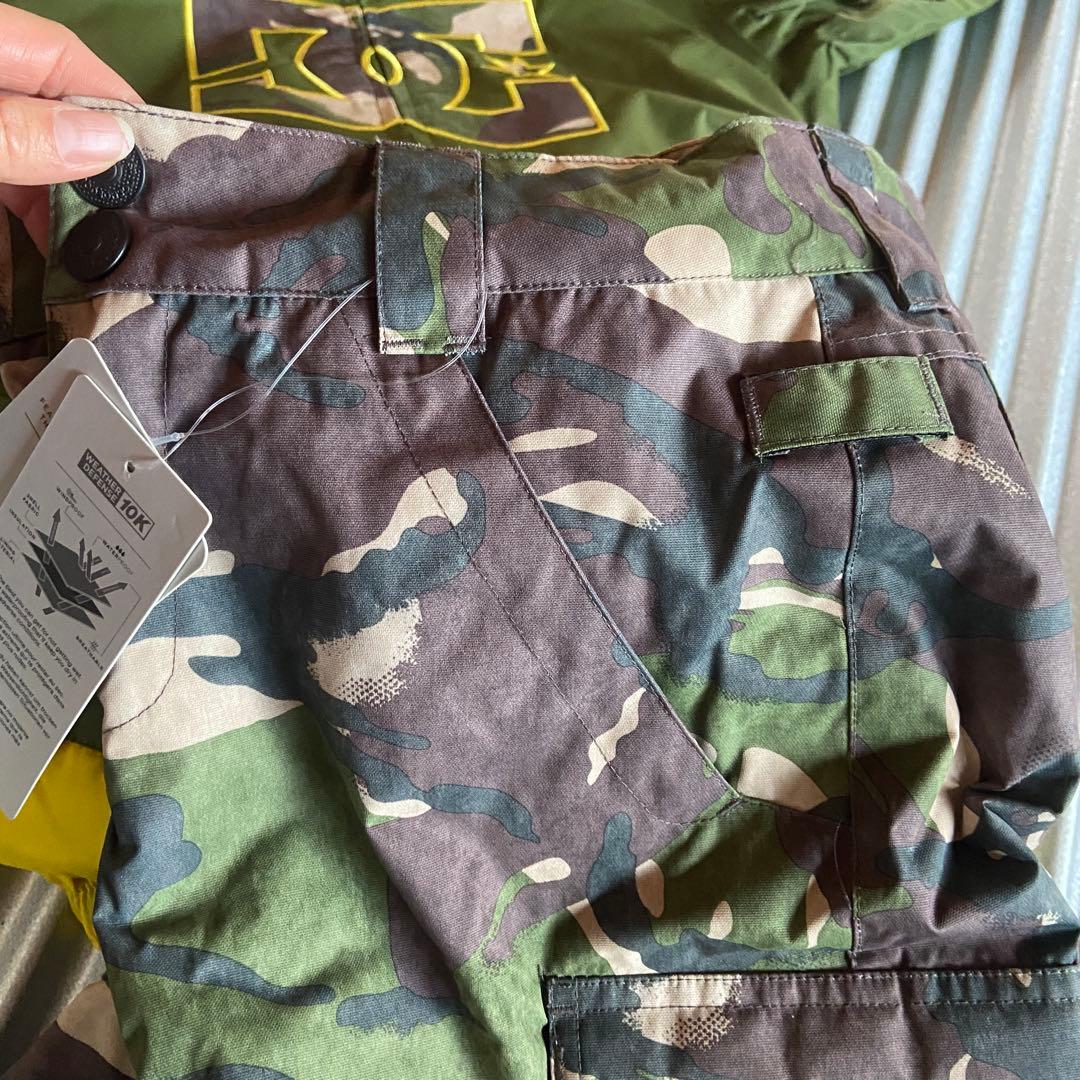 未使用　DC スノボウェア　スキーウェア　子供用　キッズ　上下　150cm