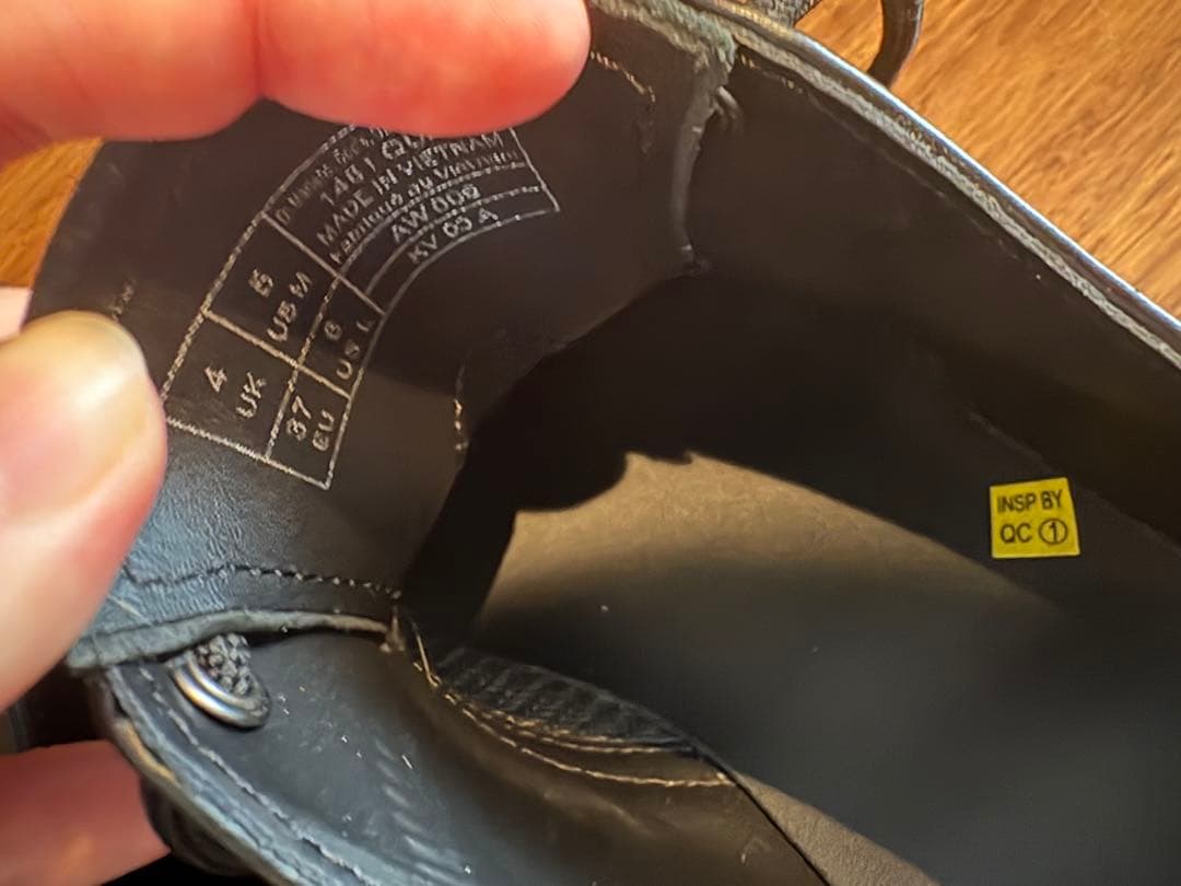 ドクターマーチン 厚底ブラックレースアップシューズ