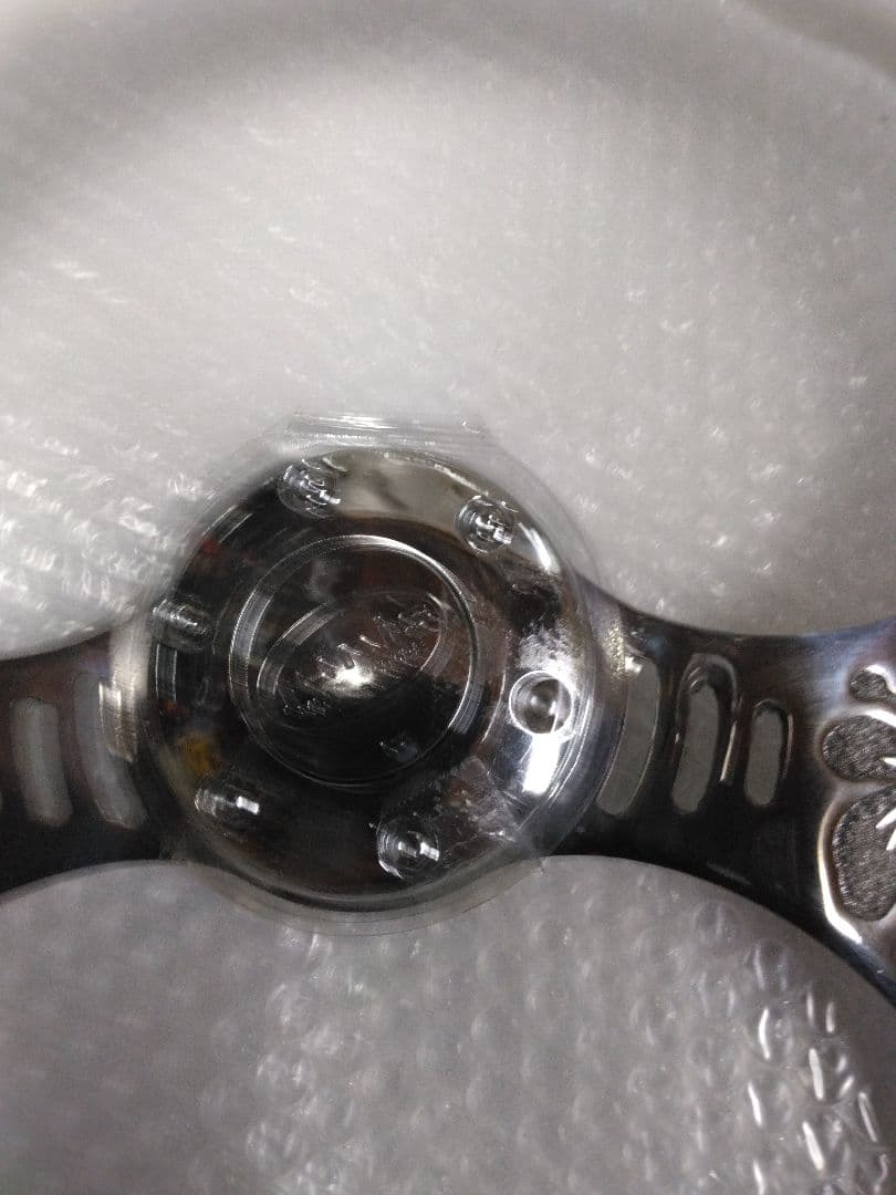 ホワイト/ゴールド 3スポーク ステアリングホイール新古品です。8さん専用です。