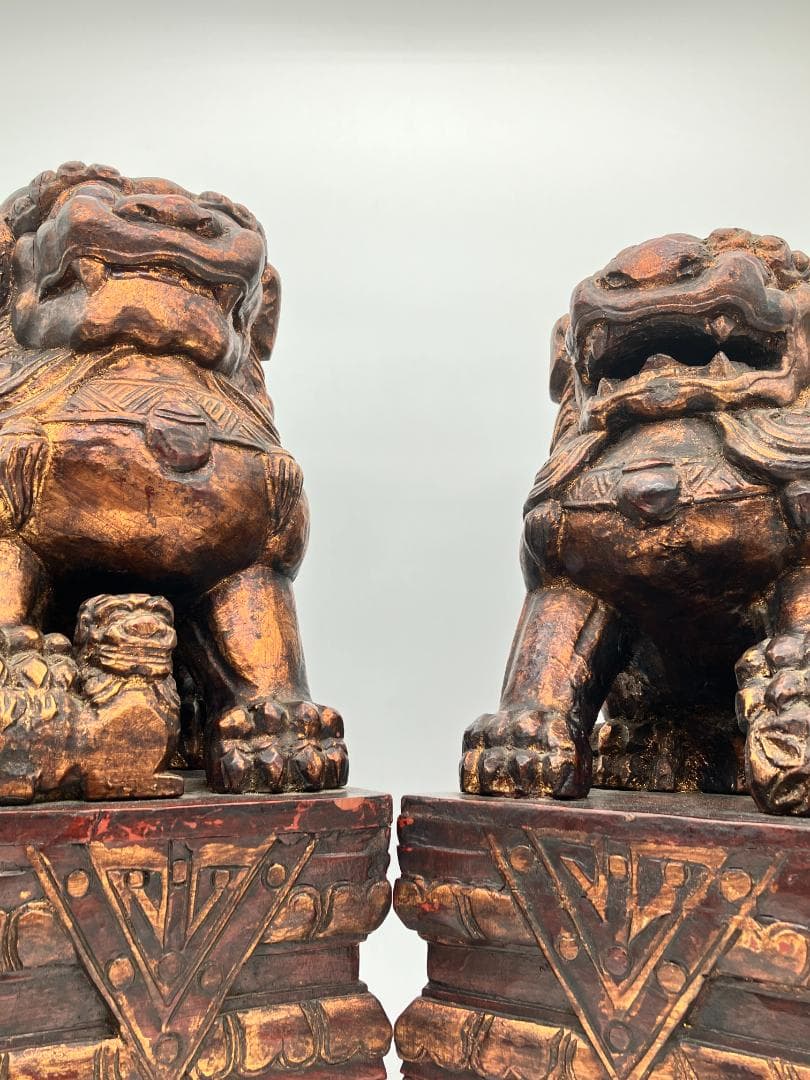 時代木製獅子　狛犬　一対　高さ：約４４ｃｍ　木彫り