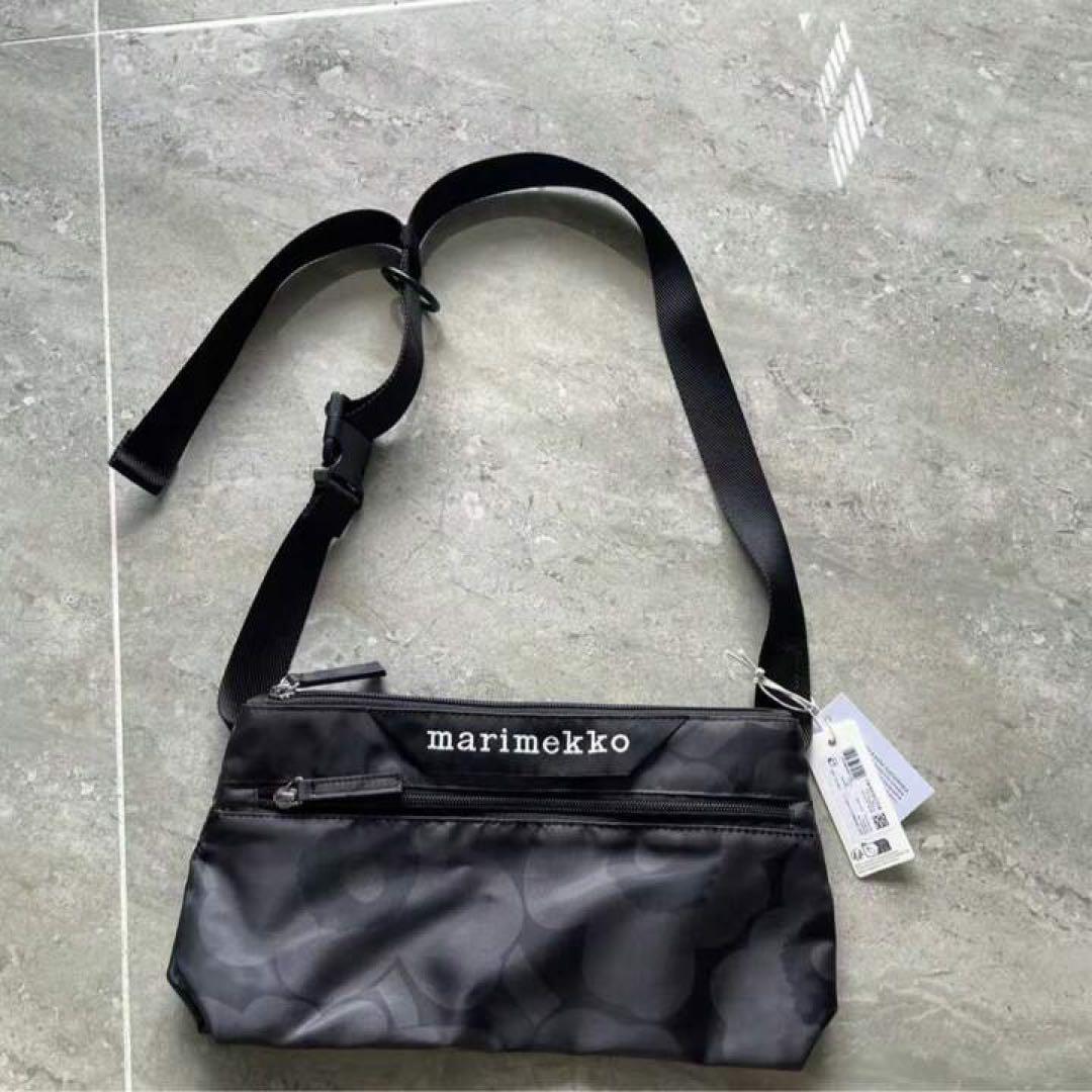 marimekko 花柄 サコッシュ 黒