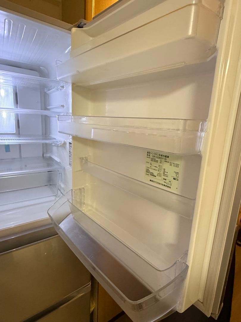 東芝 TOSHIBA 大型冷蔵庫 シルバー　ファミリータイプ　家族用