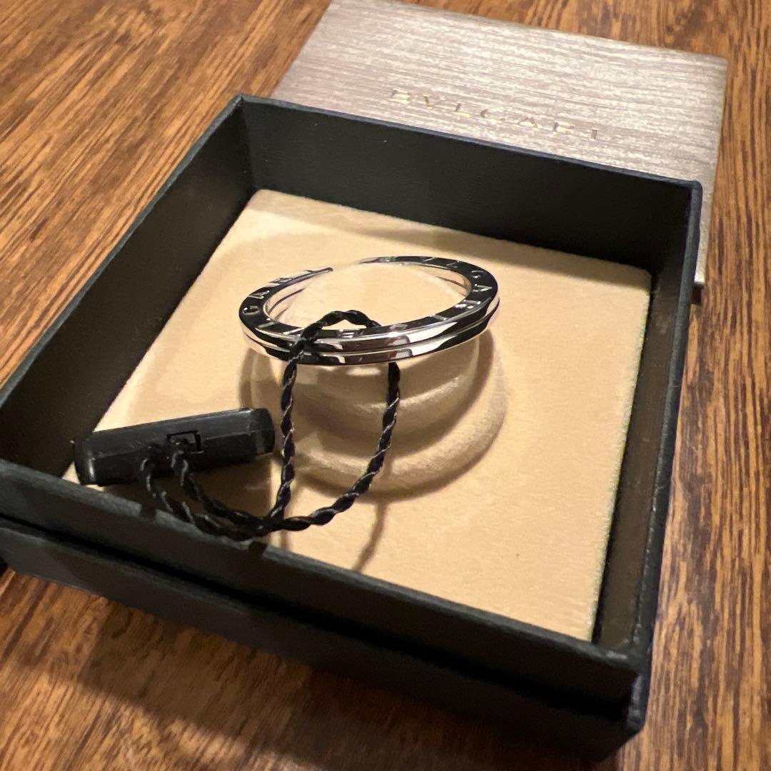 新品 箱付き BVLGARI ブルガリ シルバー ロゴ入りキーホルダー