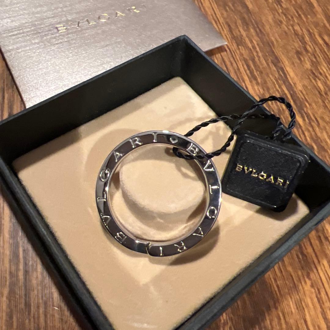 新品 箱付き BVLGARI ブルガリ シルバー ロゴ入りキーホルダー