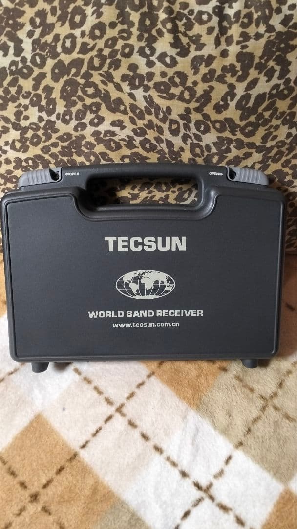 TECSUN PL-880 ワールドバンドレシーバー