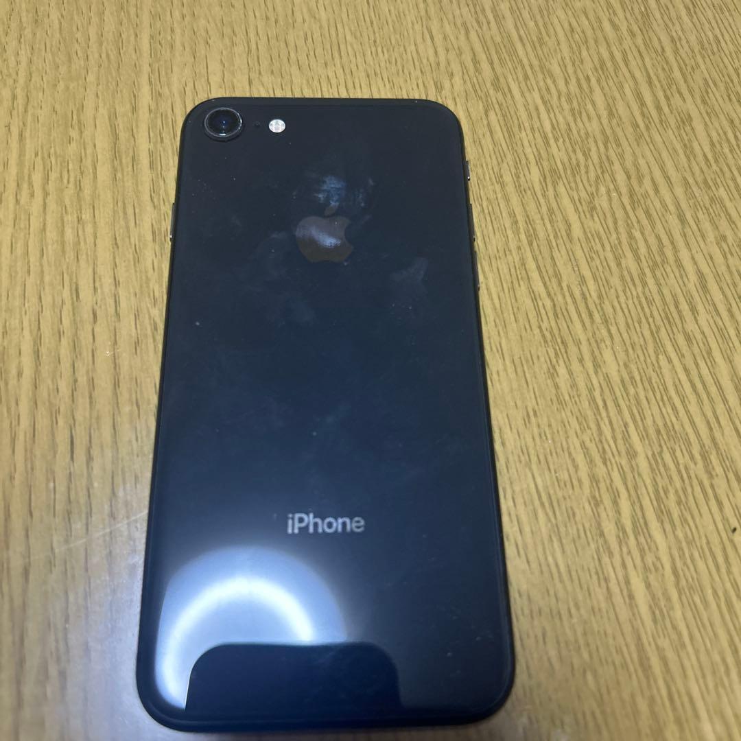Apple iPhone 8 ブラック 本体