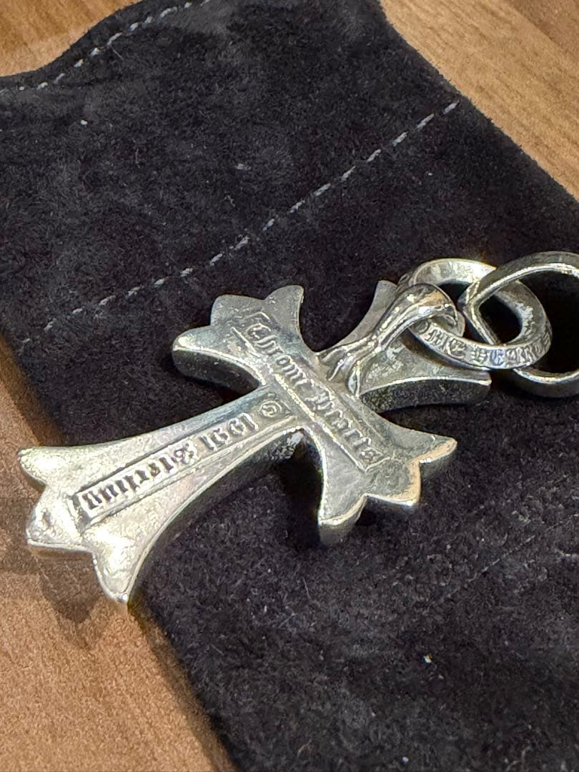 プロフィール必須！こぎクロムハーツCHスモールクロスwith ベイル