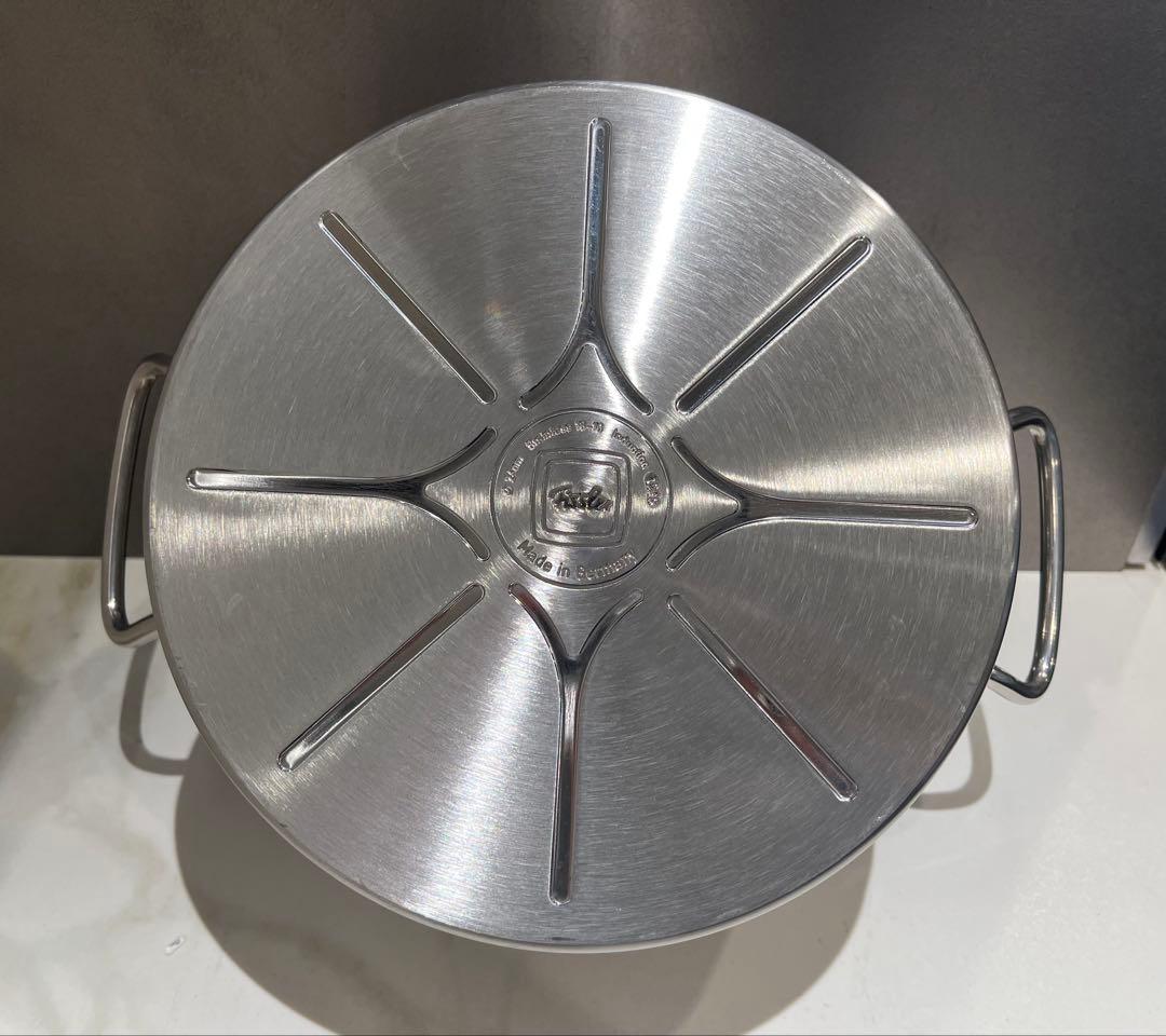 【未使用】フィスラー 24cm 両手鍋 プロフィ コレクション キャセロール