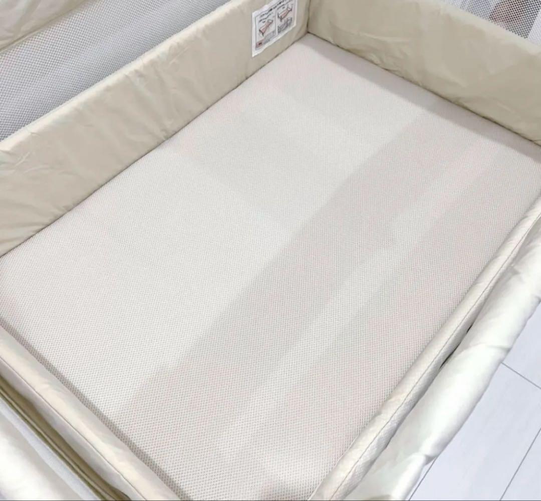 ★美品送料込★アップリカ　ココネル　エアープラス　ベビーベッド