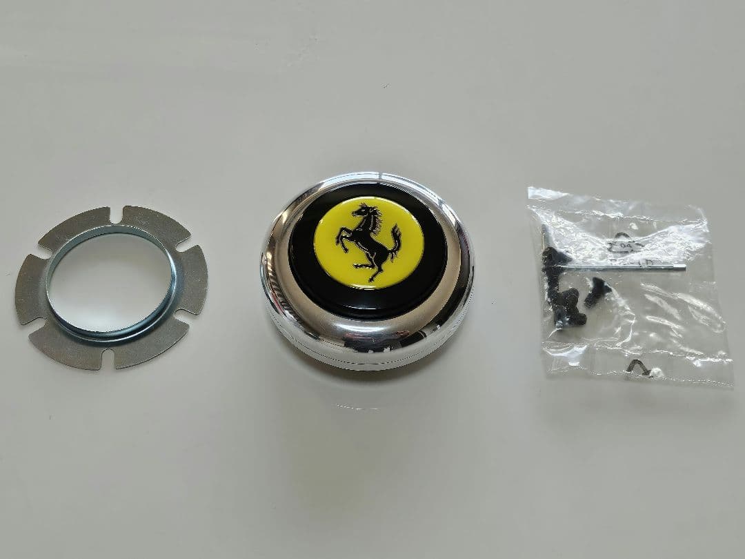 NARDI ナルディ　ウッドステアリング　　フェラーリホーン付き