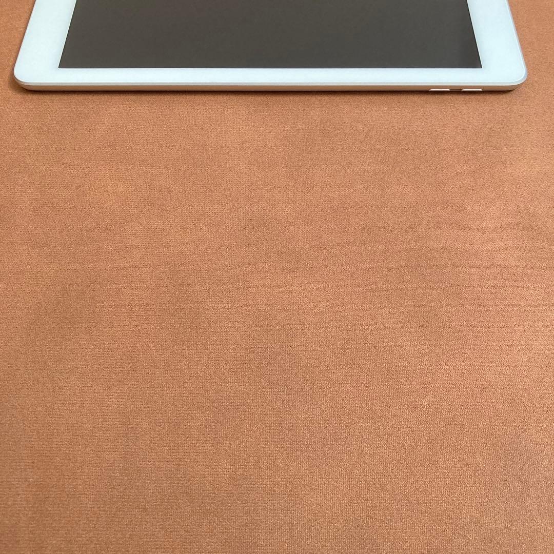 3214 極美品新品級☆電池最良好☆iPad5第5世代128GB WIFIモデル