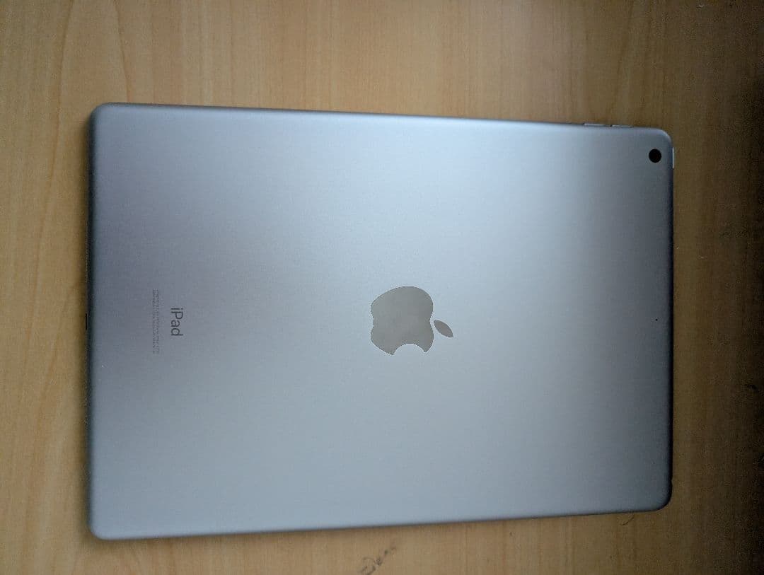 Apple iPad 第7世代10.2インチ シルバー