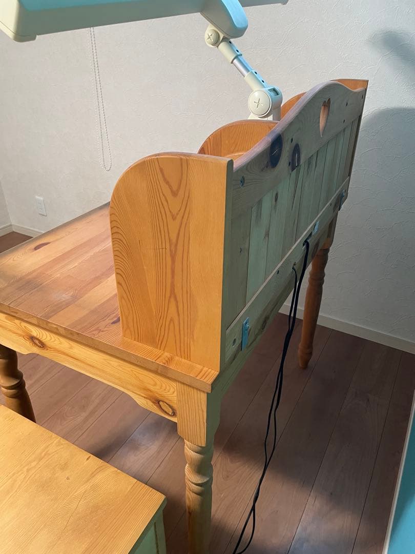 カントリー調の学習机