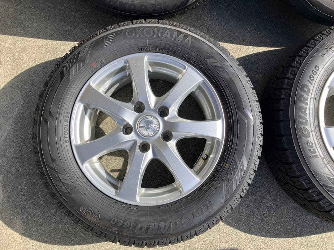 ヨコハマ 15インチ スタッドレスタイヤ・ホイールセット セレナ