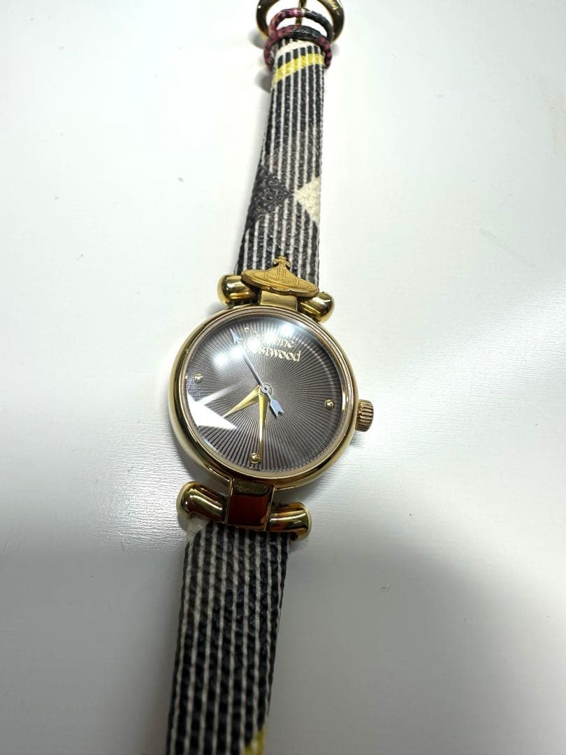【中古美品】Vivienne Westwood 時計　電池交換済　ヴィヴィアン