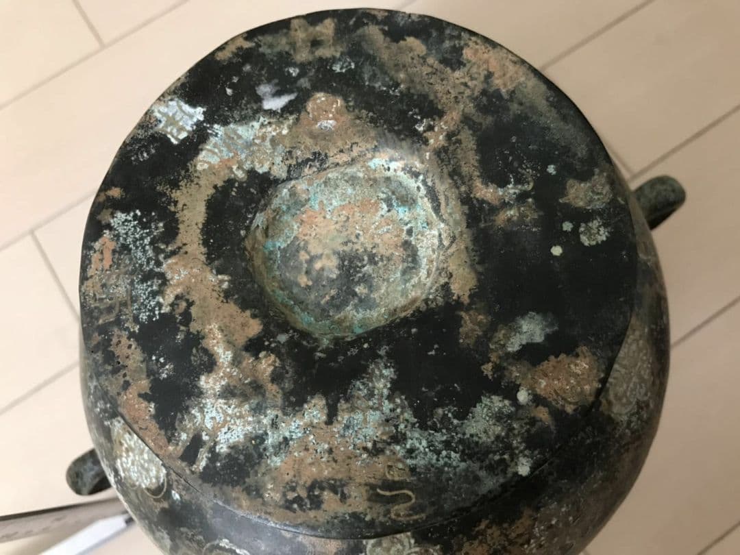 中国隋時代青銅  蓋に八ヵ所刻印あり　出土品