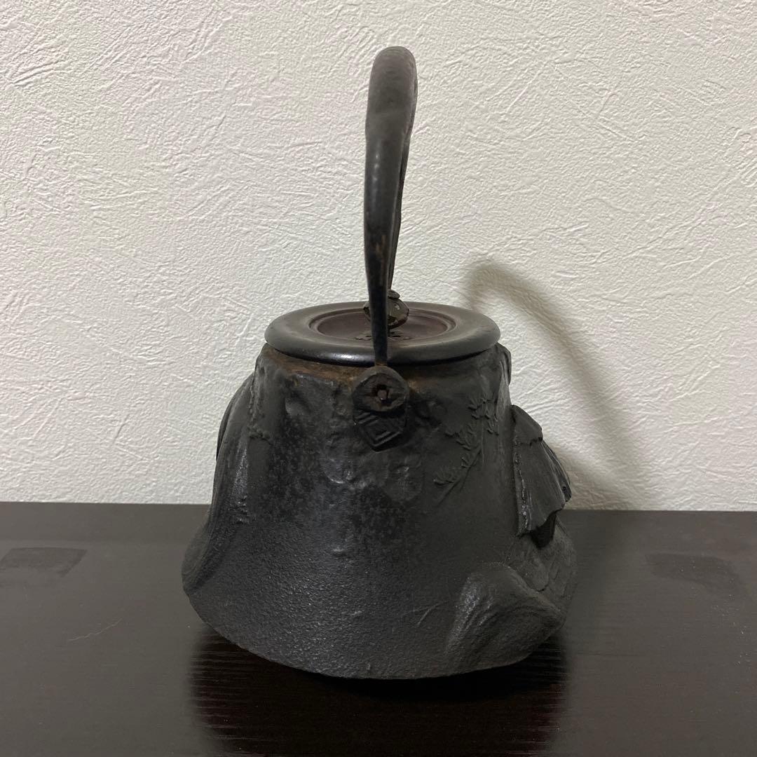 龍文堂造 葛谷高彫富士形 羽付鉄瓶 小振 煎茶道具