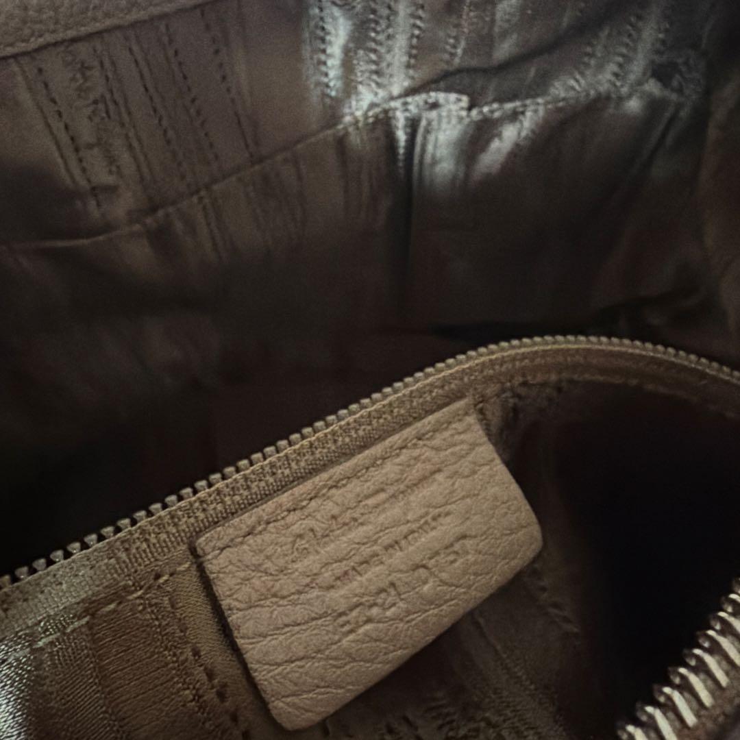 美品⭐︎サルバトーレフェラガモ ワンショルダー　バッグ　グレージュ