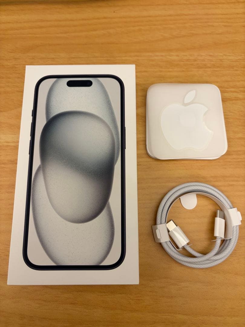 Apple iPhone 15 128GB ブラック 本体