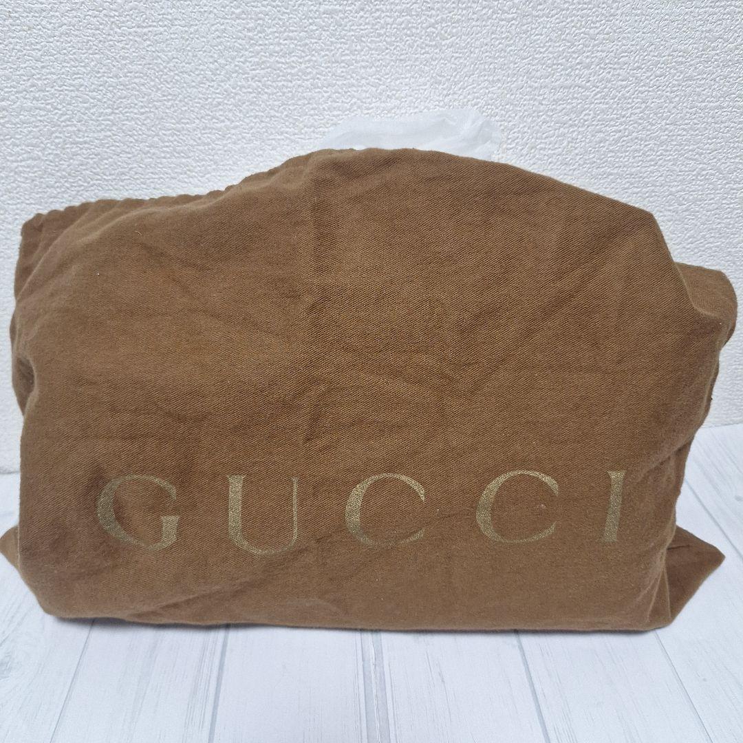 サルヴァトーレ・フェラガモ　ガンチーニ　チェーンハンドル　レザー　　ブラツク