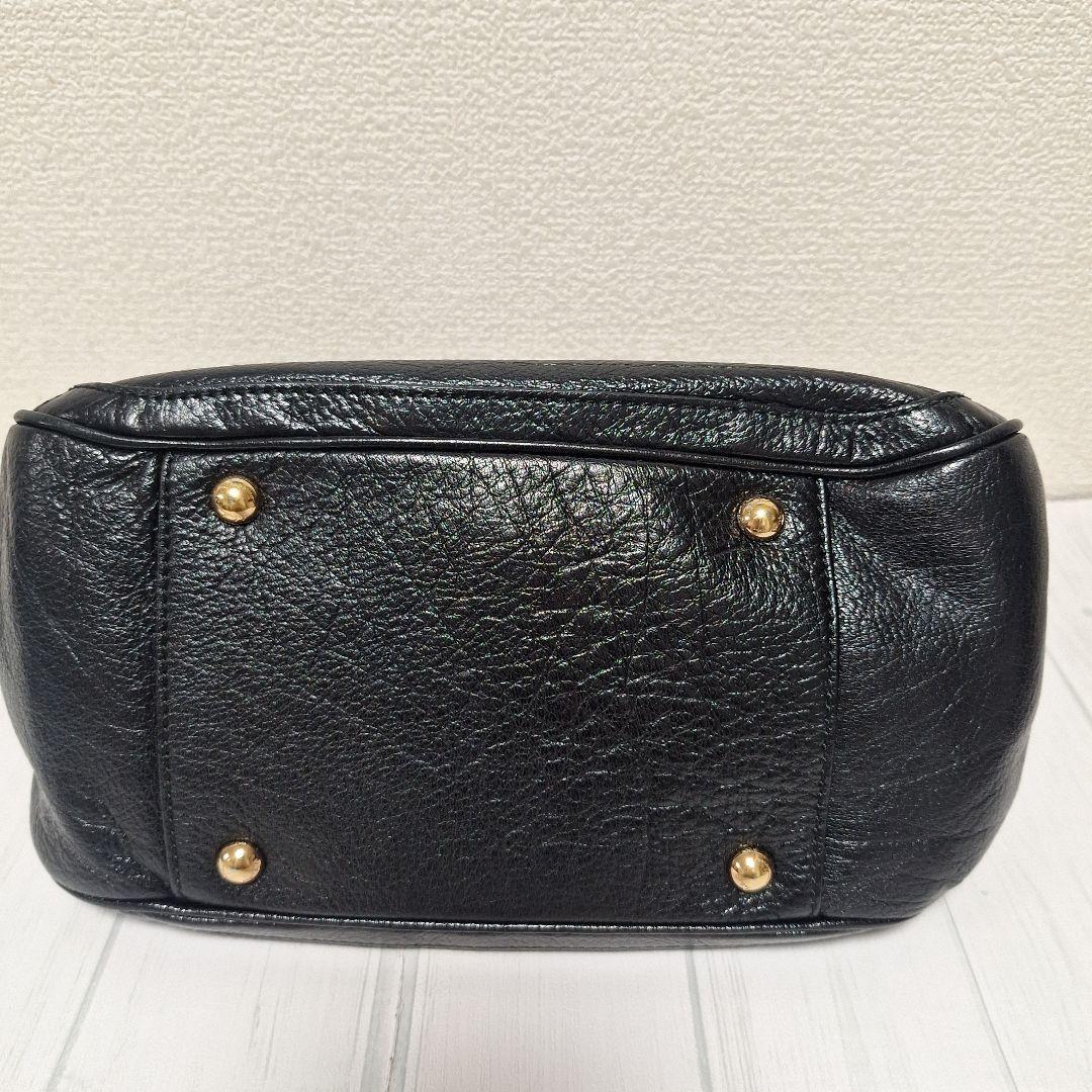 サルヴァトーレ・フェラガモ　ガンチーニ　チェーンハンドル　レザー　　ブラツク