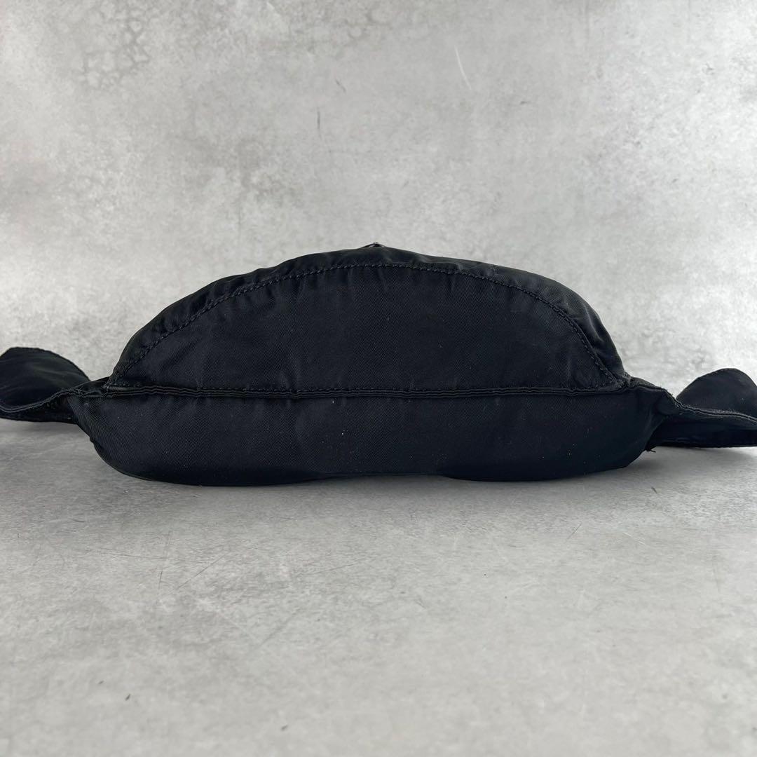 美品✨PRADA ボディーバッグ ショルダー ウエストポーチ 三角ロゴ 黒