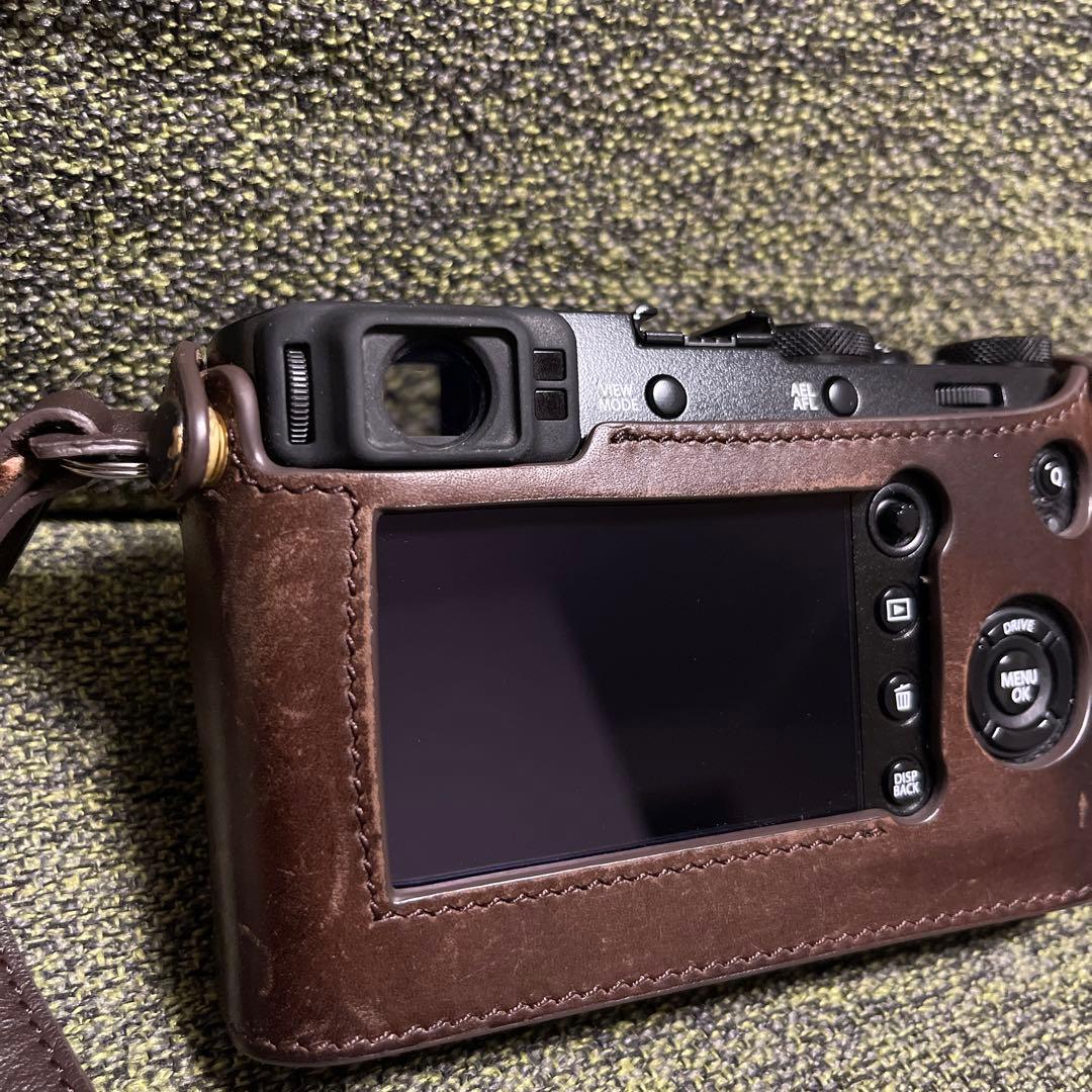 美品 FUJIFILM 富士フイルム X100F ブラック コンデジ