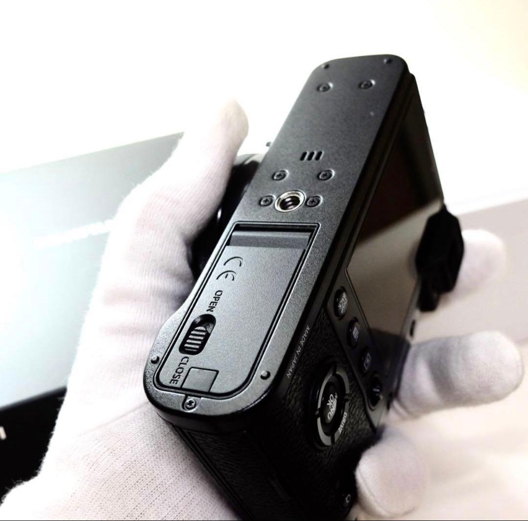 美品 FUJIFILM 富士フイルム X100F ブラック コンデジ