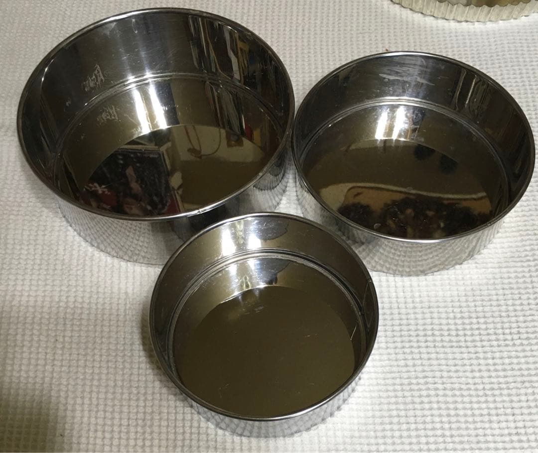 洋菓子型「タルト型＋スポンジ型＋パイ皿」纏めて　17枚＋粉ふるい　＋オマケ付