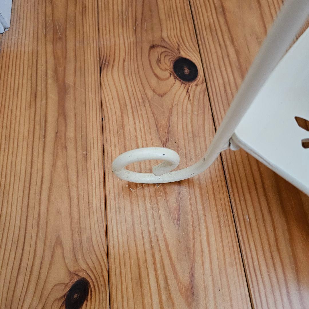 イマンimane ローズ4段ラック　飾り棚　ディスプレイ　アイアン　クリーム