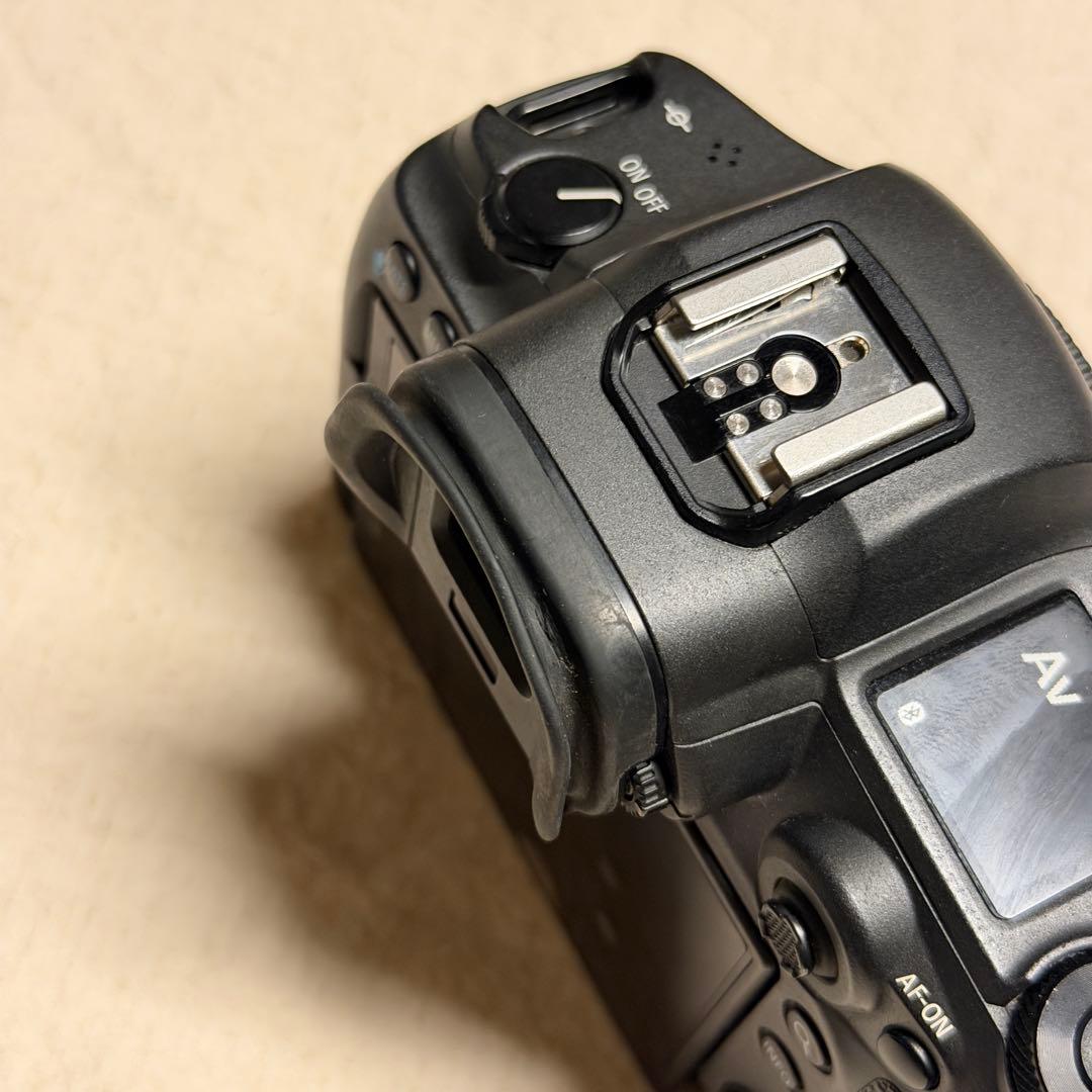 Canon EOS R5 シャッター回数1万回台