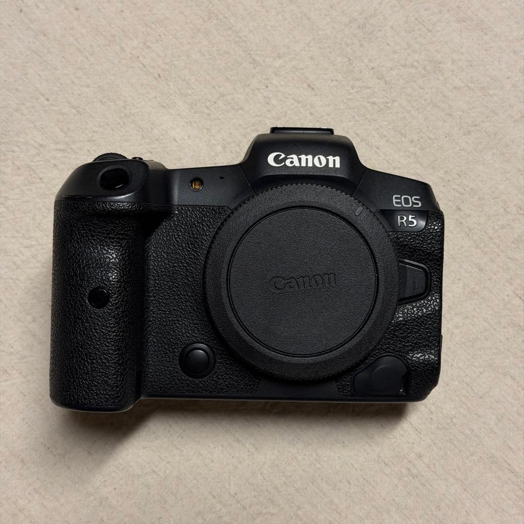 Canon EOS R5 シャッター回数1万回台