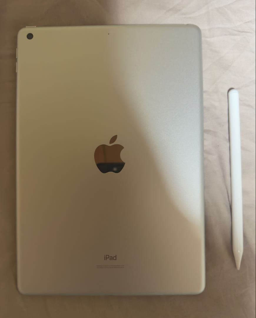 Ipad 第7世代 シルバー 128GB ペン付き‼️