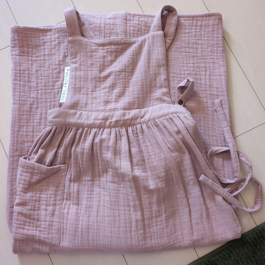 パセリ ピンクのコットンエプロン